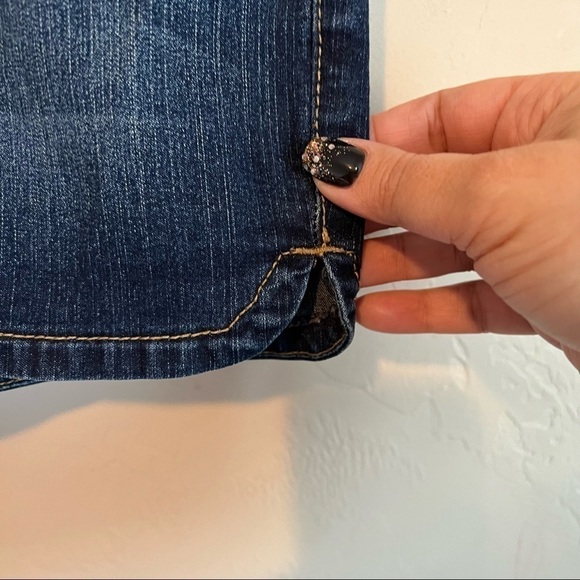 City Streets Dark Wash Booty Shorts - Picture 4 of 7